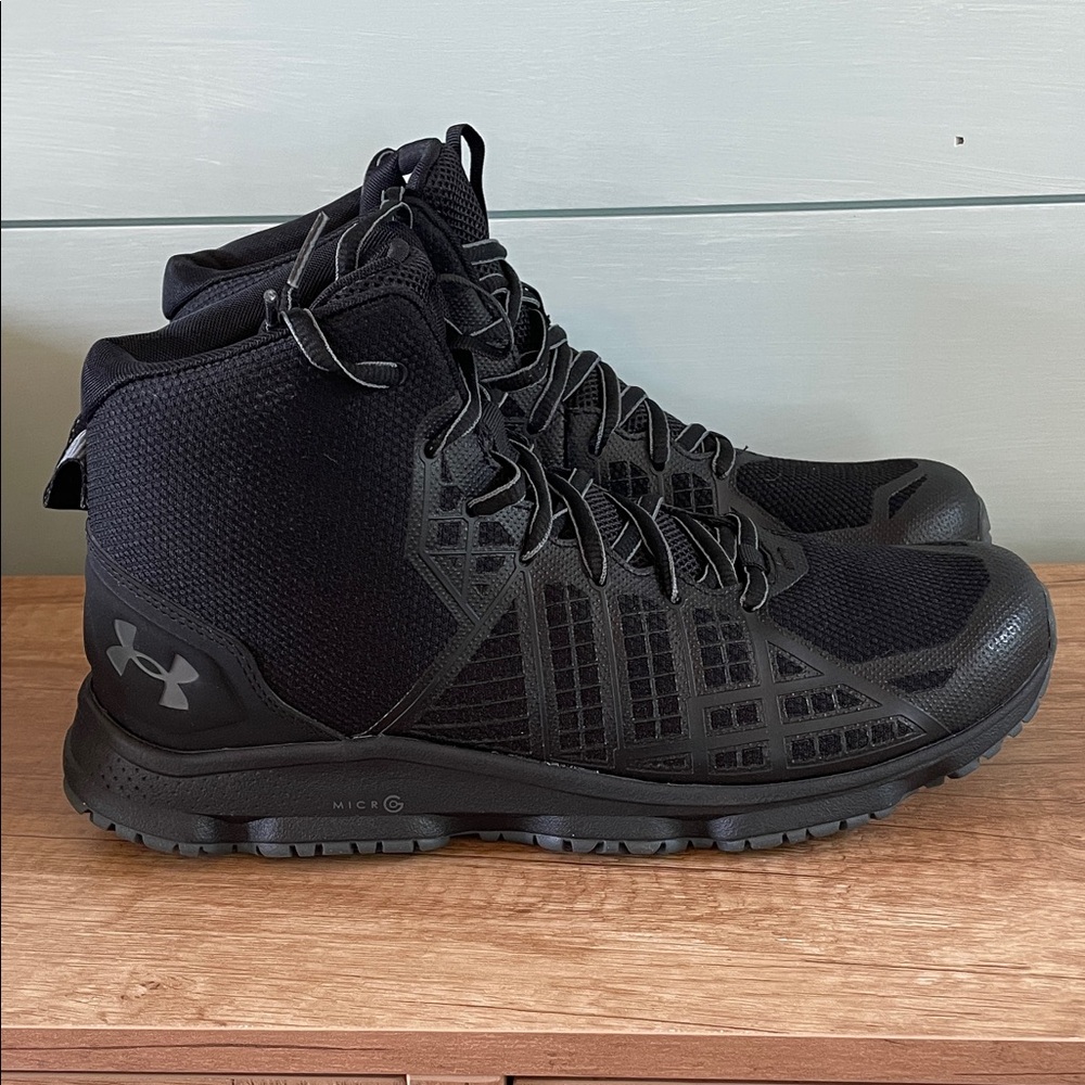 Under Armour UA MG Strikefast Mid